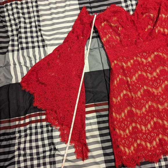 Cold-Shoulder Red Lace Dress - Picture 4 of 6